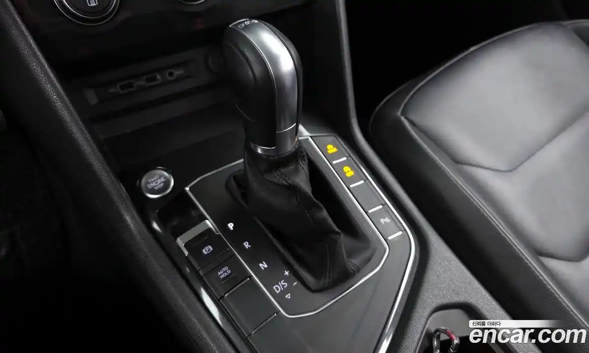 Volkswagen Tiguan 2018 2.0 Автомат в Москве № 215262, фото 4