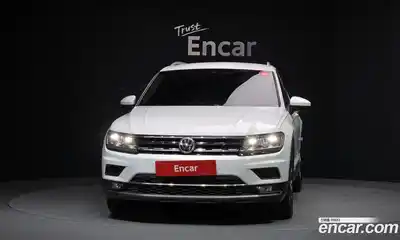 Volkswagen Tiguan 2018 2.0 Автомат в Москве № 215262, миниатюра 5