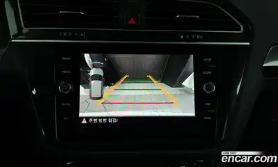 Volkswagen Tiguan 2018 2.0 Автомат в Москве № 215262, миниатюра 9