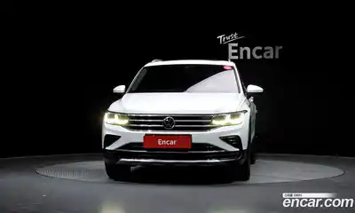 Volkswagen Tiguan 2022 2.0 Автомат в Москве № 215271, миниатюра 2