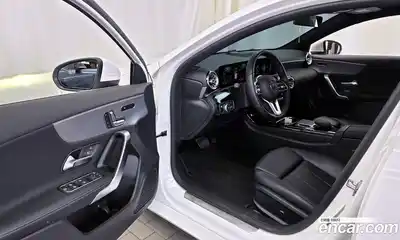 Mercedes-Benz A-Class 2021 2.0 Автомат в Москве № 223431, миниатюра 11