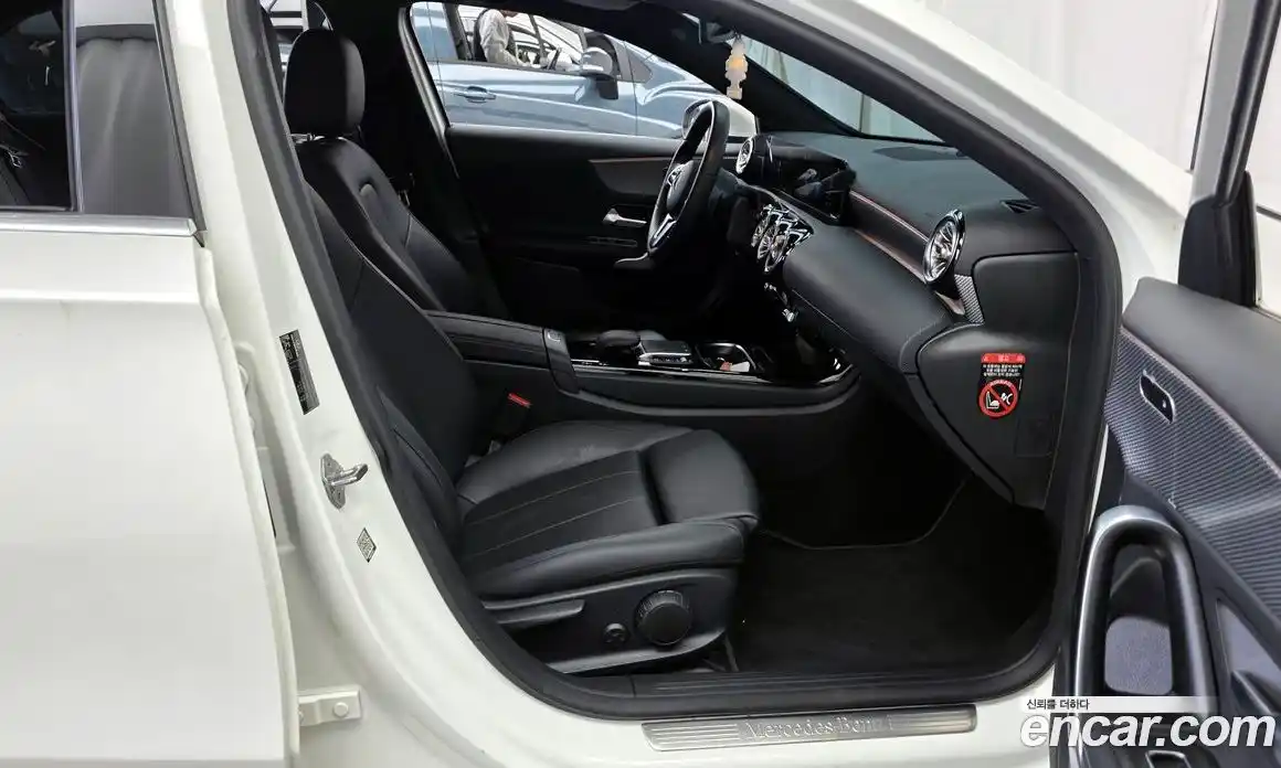 Mercedes-Benz A-Class 2021 2.0 Автомат в Москве № 223431, фото 13