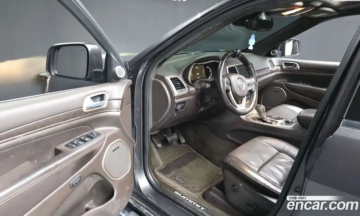 Jeep Cherokee 2017 3.0 Автомат в Москве № 232460, фото 16