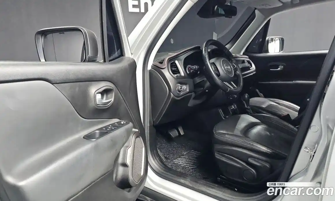 Jeep Renegade 2019 2.4 Автомат в Москве № 232710, фото 4