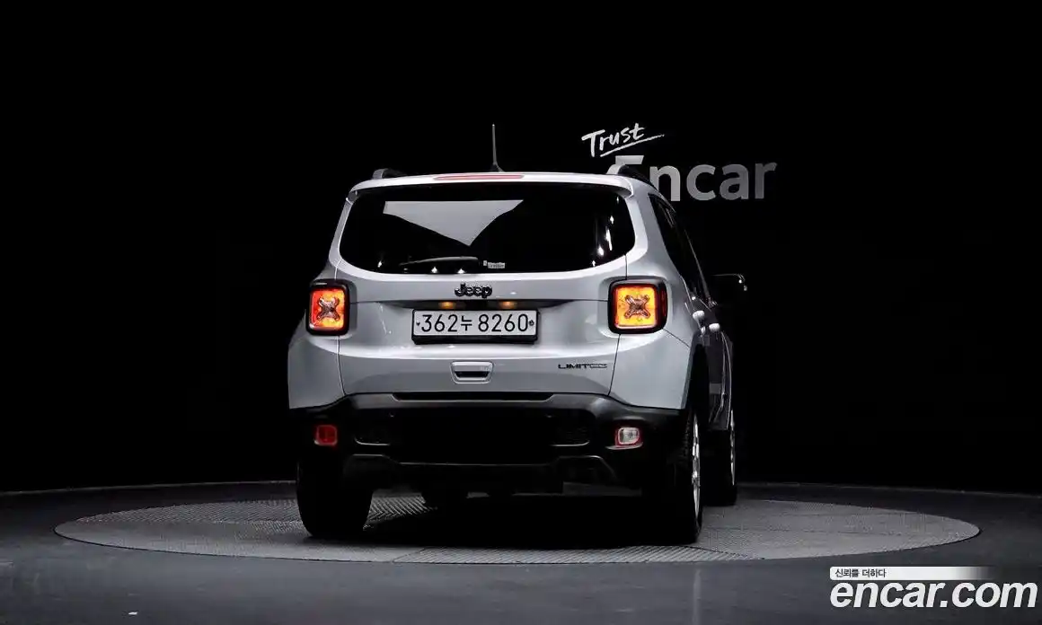 Jeep Renegade 2019 2.4 Автомат в Москве № 232710, фото 6