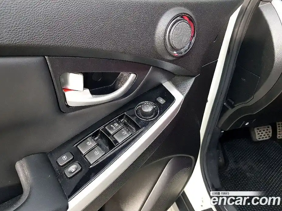 SsangYong Korando 2015 2.0 Автомат в Москве № 24201, фото 11