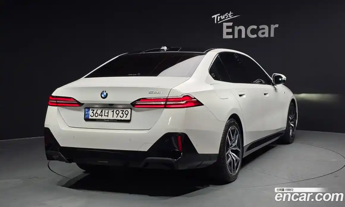 BMW 5-Series 2024 2.0 Автомат в Москве № 302345, фото 3