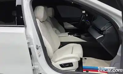 BMW 5-Series 2024 2.0 Автомат в Москве № 302345, миниатюра 4