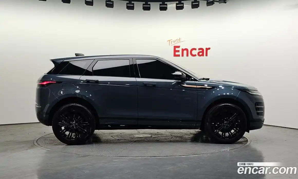 Land Rover Range-Rover Evoque 2025 2.0 Автомат в Москве № 327868, фото 7