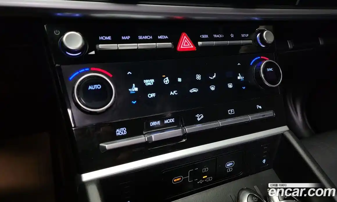 Hyundai Santa Fe 2024 1.6 Автомат в Москве № 335463, фото 17