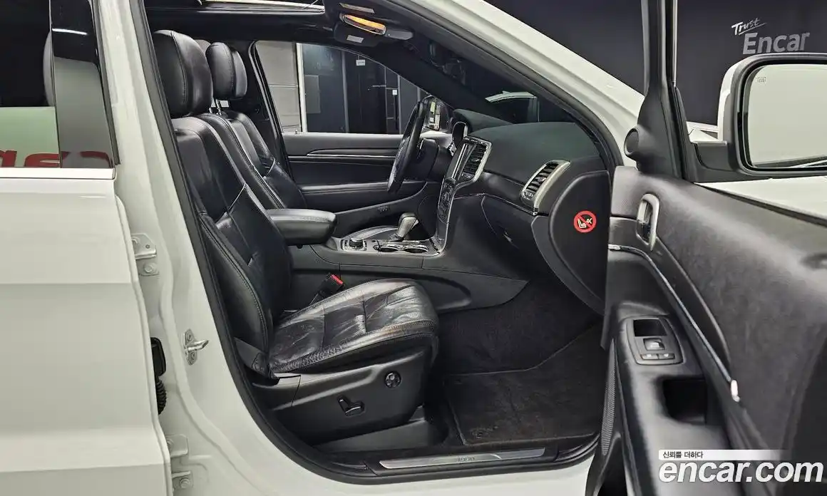 Jeep Cherokee 2018 3.0 Автомат в Москве № 356966, фото 11