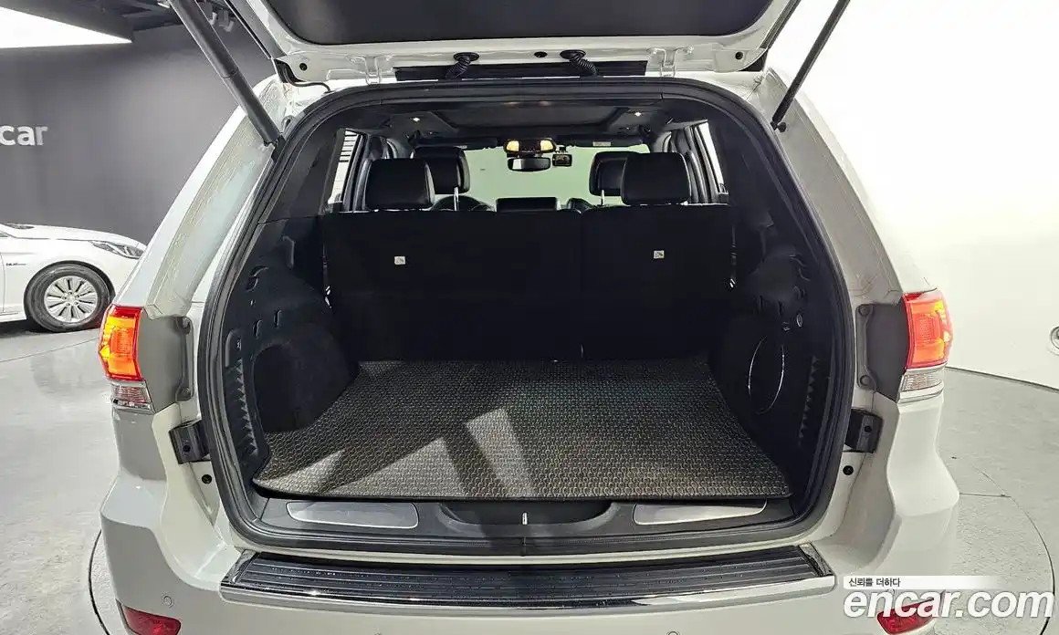 Jeep Cherokee 2018 3.0 Автомат в Москве № 356966, фото 20