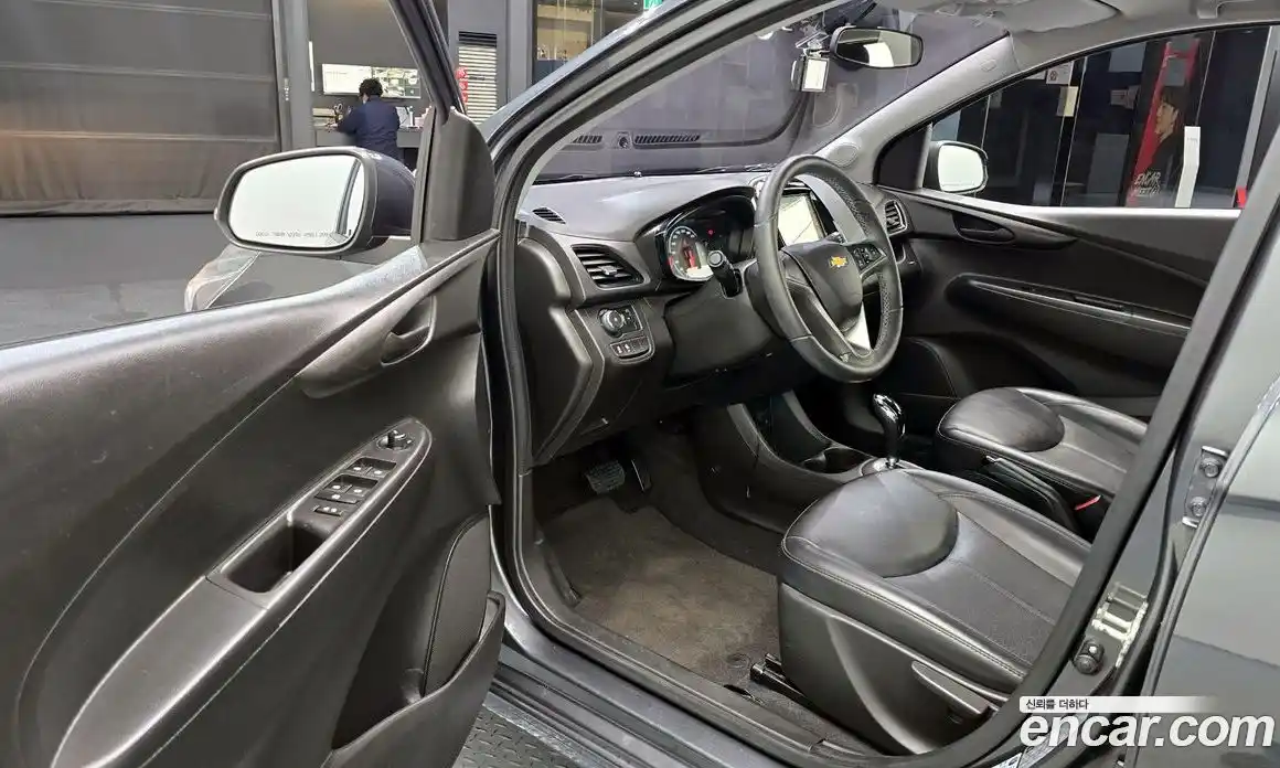 Chevrolet Spark 2017 1.0 Автомат в Москве № 371224, фото 11