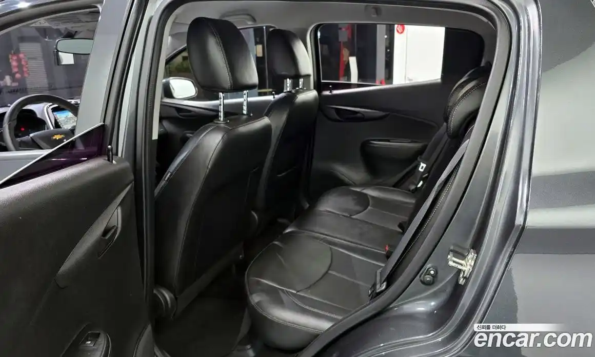 Chevrolet Spark 2017 1.0 Автомат в Москве № 371224, фото 13