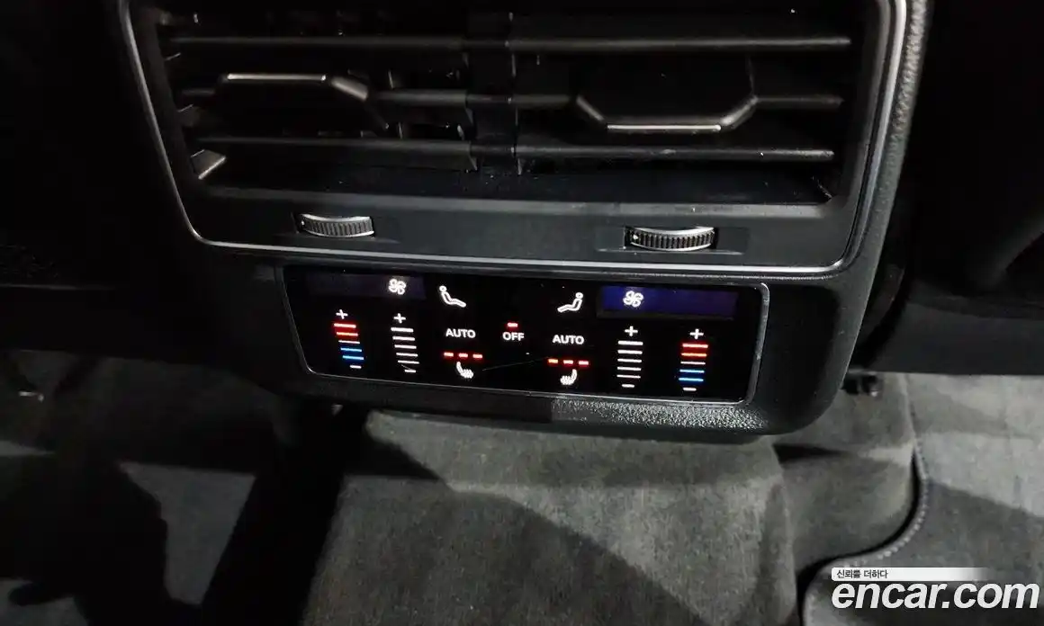 Audi Q8 2021 3.0 Автомат в Москве № 373149, фото 18