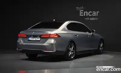 BMW 5-Series 2025 2.0 Автомат в Москве № 384231, миниатюра 2