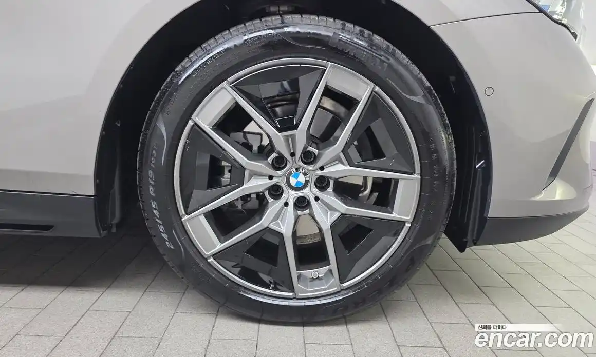 BMW 5-Series 2025 2.0 Автомат в Москве № 384231, фото 5