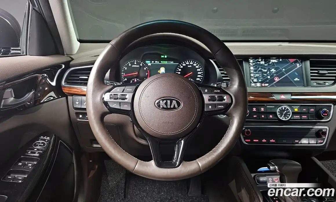 Kia K7 2017 2.4 Автомат в Москве № 385580, фото 13