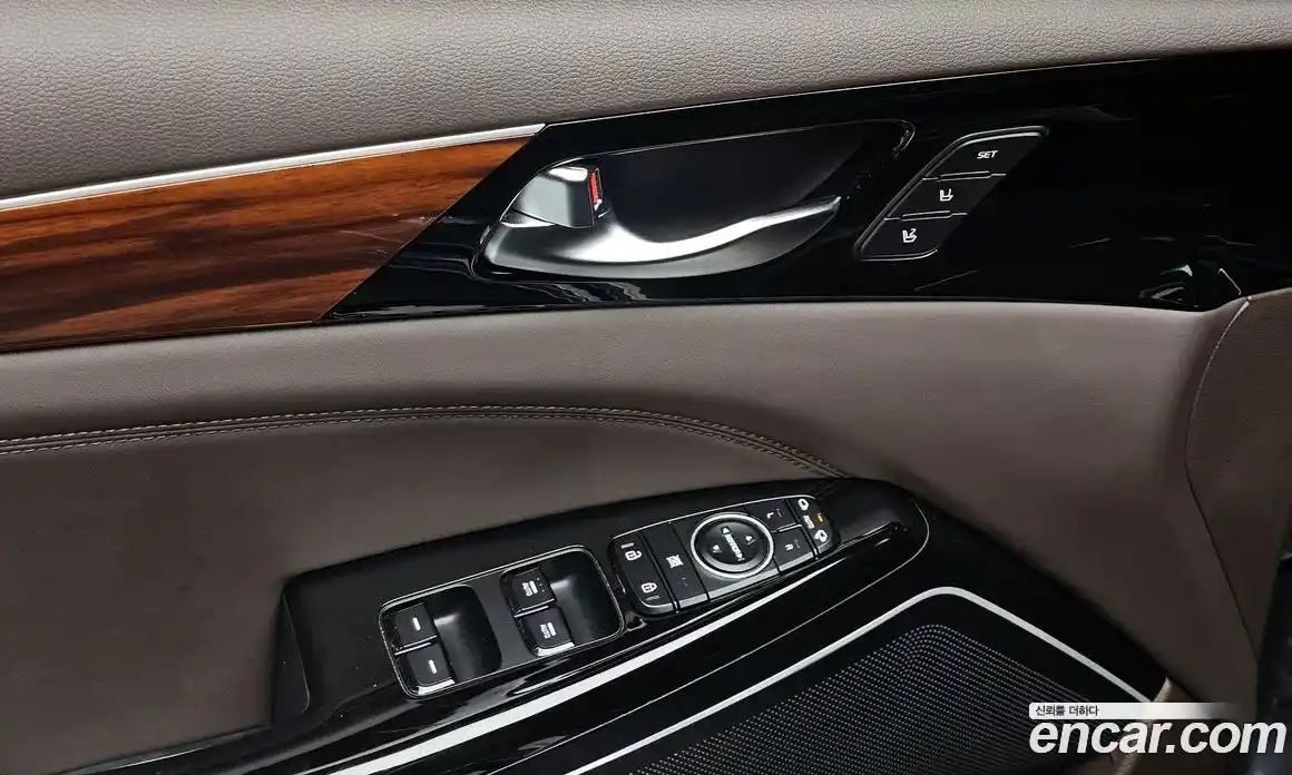 Kia K7 2017 2.4 Автомат в Москве № 385580, фото 17