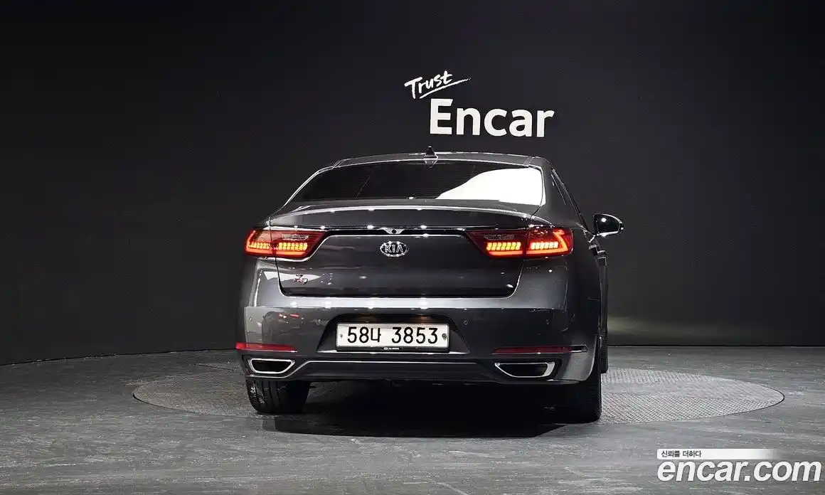 Kia K7 2017 2.4 Автомат в Москве № 385580, фото 4