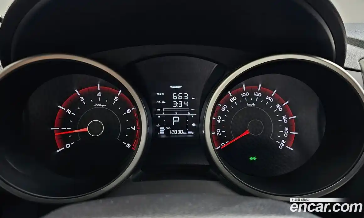 SsangYong TIBOLI 2015 1.6 Автомат в Москве № 386973, фото 8