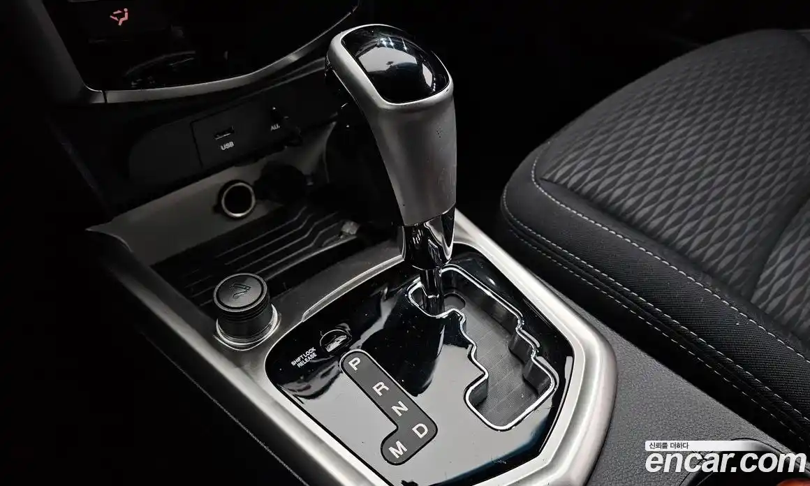 SsangYong TIBOLI 2015 1.6 Автомат в Москве № 386973, фото 9