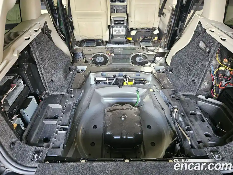 Land Rover Range-Rover 2011 5.0 Автомат в Москве № 392474, фото 16