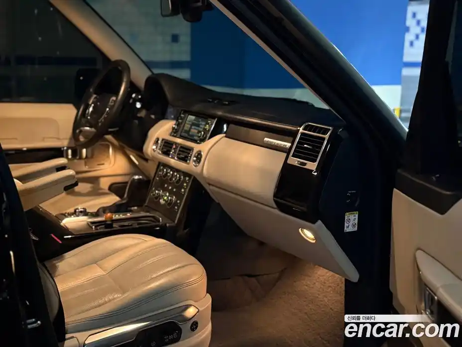 Land Rover Range-Rover 2011 5.0 Автомат в Москве № 392474, фото 10