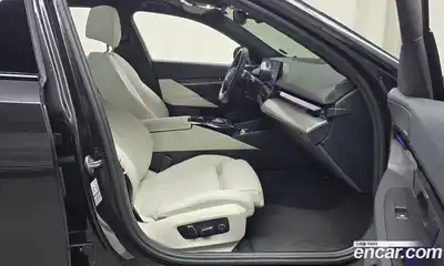 BMW 5-Series 2024 2.0 Автомат в Москве № 403162, миниатюра 11