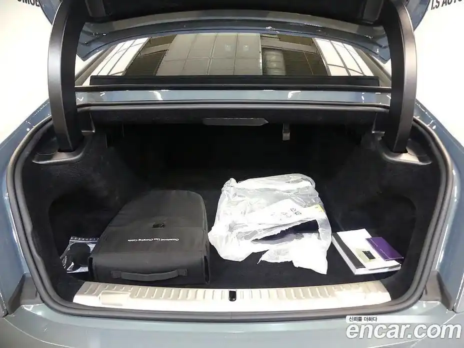 Rolls-Royce Spectre 2024 0.3 Автомат в Москве № 406917, фото 19