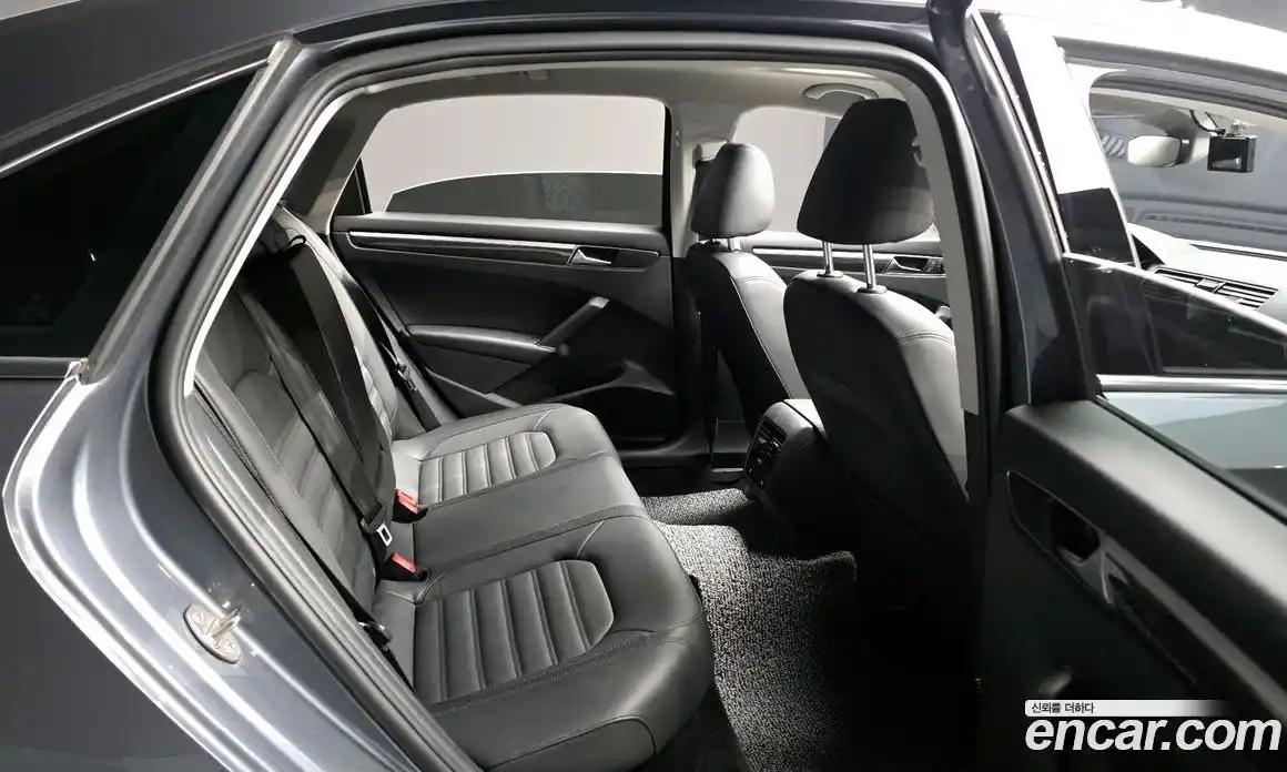 Volkswagen Passat 2018 2.0 Автомат в Москве № 431730, фото 12