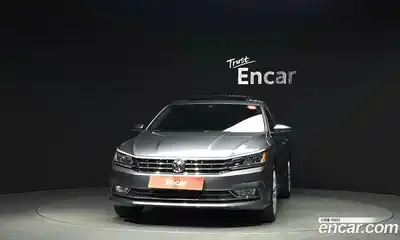 Volkswagen Passat 2018 2.0 Автомат в Москве № 431730, миниатюра 3