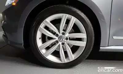 Volkswagen Passat 2018 2.0 Автомат в Москве № 431730, миниатюра 5