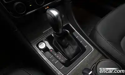 Volkswagen Passat 2018 2.0 Автомат в Москве № 431730, миниатюра 9