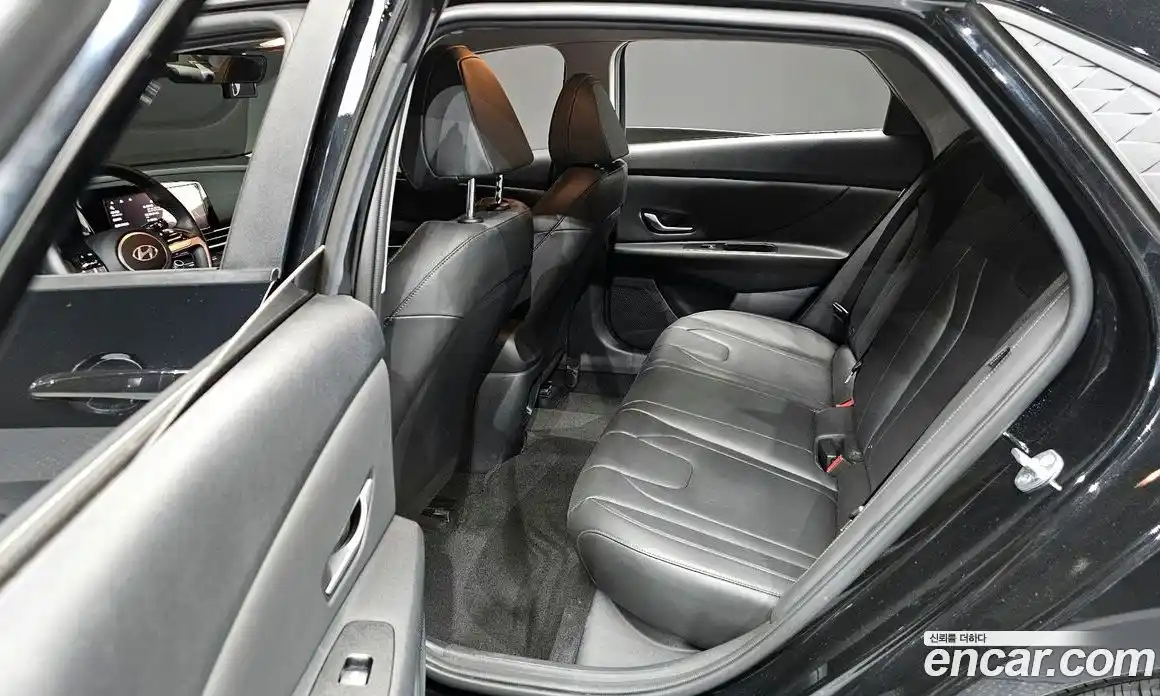 Hyundai Avante 2024 1.6 Автомат в Москве № 44299, фото 3