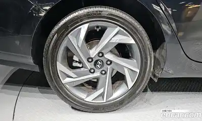 Hyundai Avante 2024 1.6 Автомат в Москве № 44299, миниатюра 8