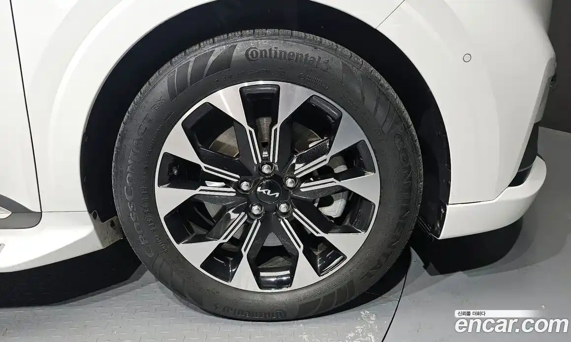 Kia Canival 2023 3.5 Автомат в Москве № 451298, фото 5