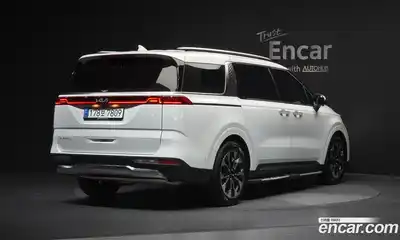 Kia Canival 2023 3.5 Автомат в Москве № 460018, миниатюра 2