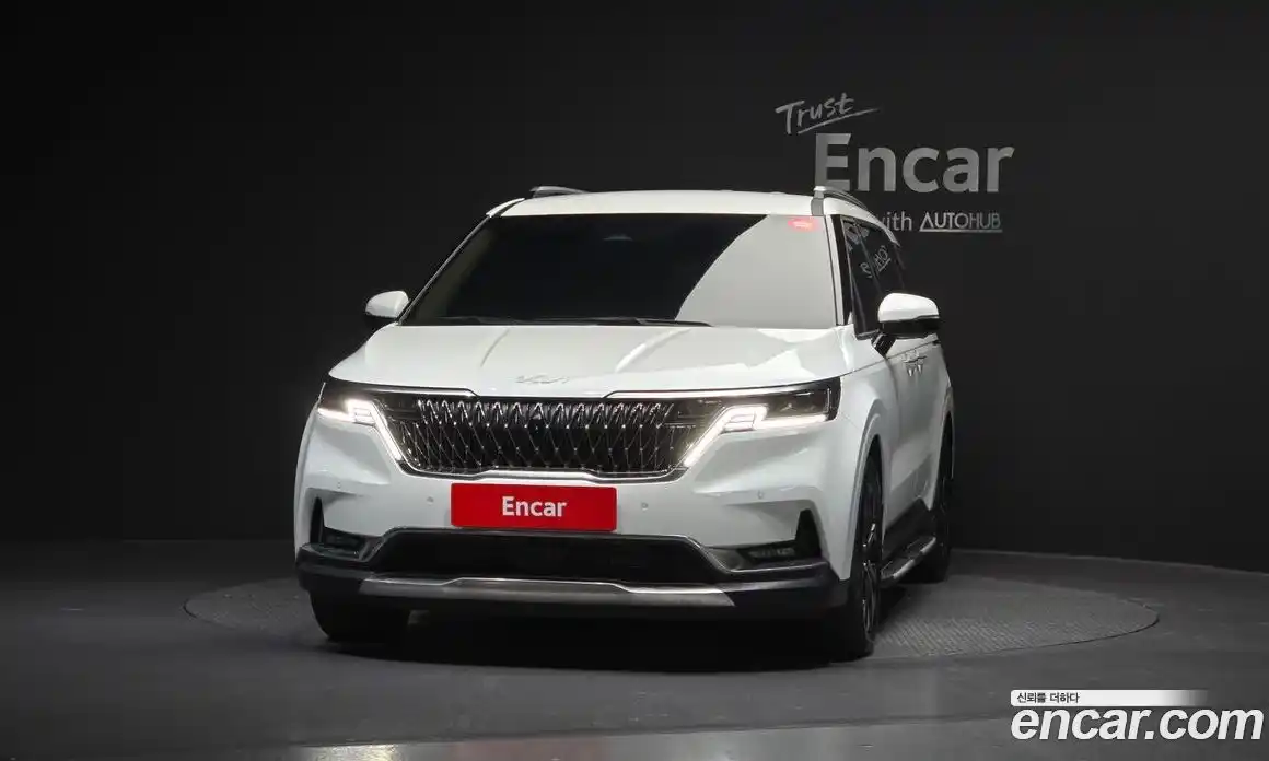 Kia Canival 2023 3.5 Автомат в Москве № 460018, фото 3