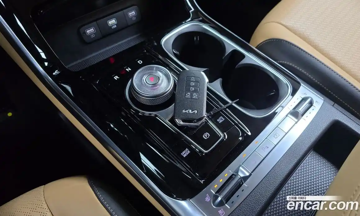 Kia Canival 2023 3.5 Автомат в Москве № 460018, фото 9