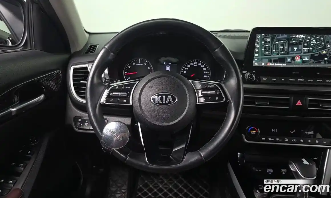 Kia Seltos 2022 1.6 Автомат в Москве № 461472, фото 13