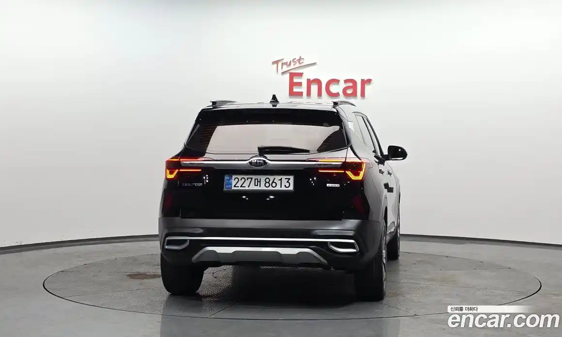 Kia Seltos 2022 1.6 Автомат в Москве № 461472, фото 4