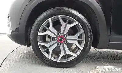 Kia Seltos 2022 1.6 Автомат в Москве № 461472, миниатюра 5