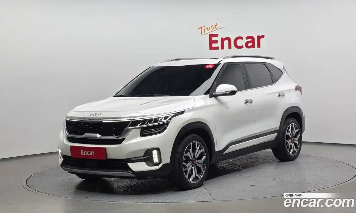 Kia Seltos 2023 1.6 Автомат в Москве № 461813, фото 1