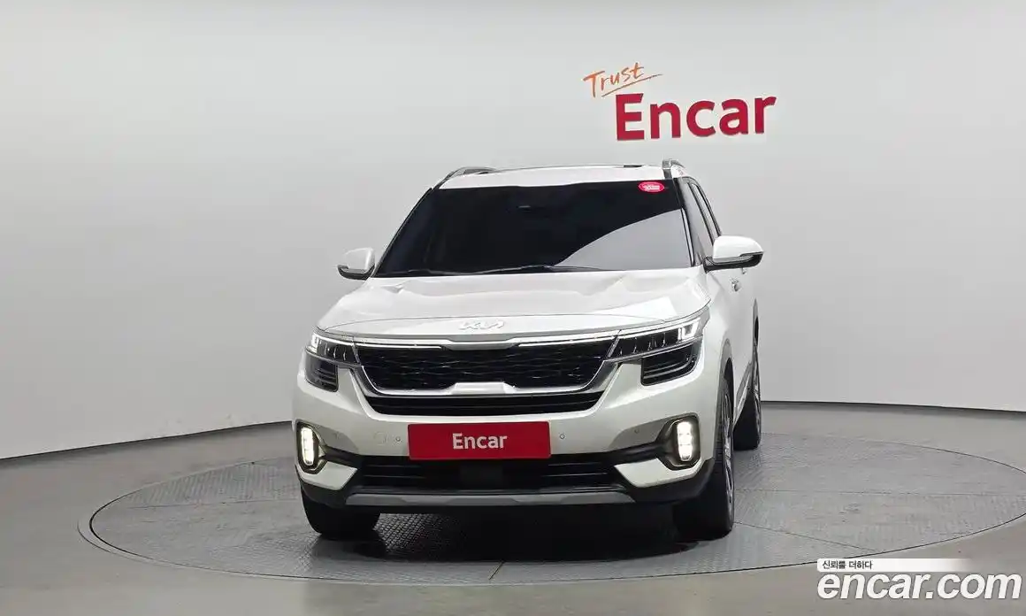 Kia Seltos 2023 1.6 Автомат в Москве № 461813, фото 3