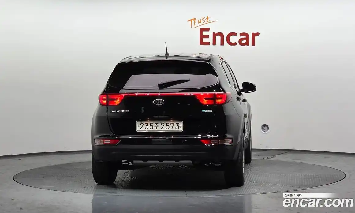 Kia Sportage 2017 1.7 Автомат в Москве № 96282, фото 4