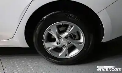 Hyundai Avante 2022 1.6 Автомат в Москве № 108596, миниатюра 10