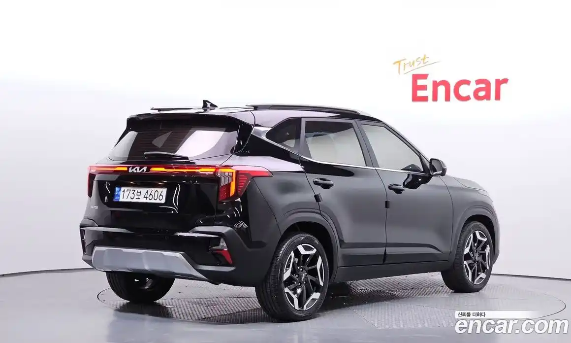 Kia Seltos 2023 1.6 Автомат в Москве № 119789, фото 4