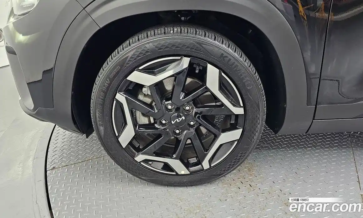 Kia Seltos 2023 1.6 Автомат в Москве № 119789, фото 5