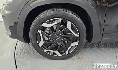 Kia Seltos 2023 1.6 Автомат в Москве № 119789, миниатюра 5